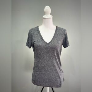SALE! Gray Old Navy S/S V-Neck Maternity Tee Size L EUC